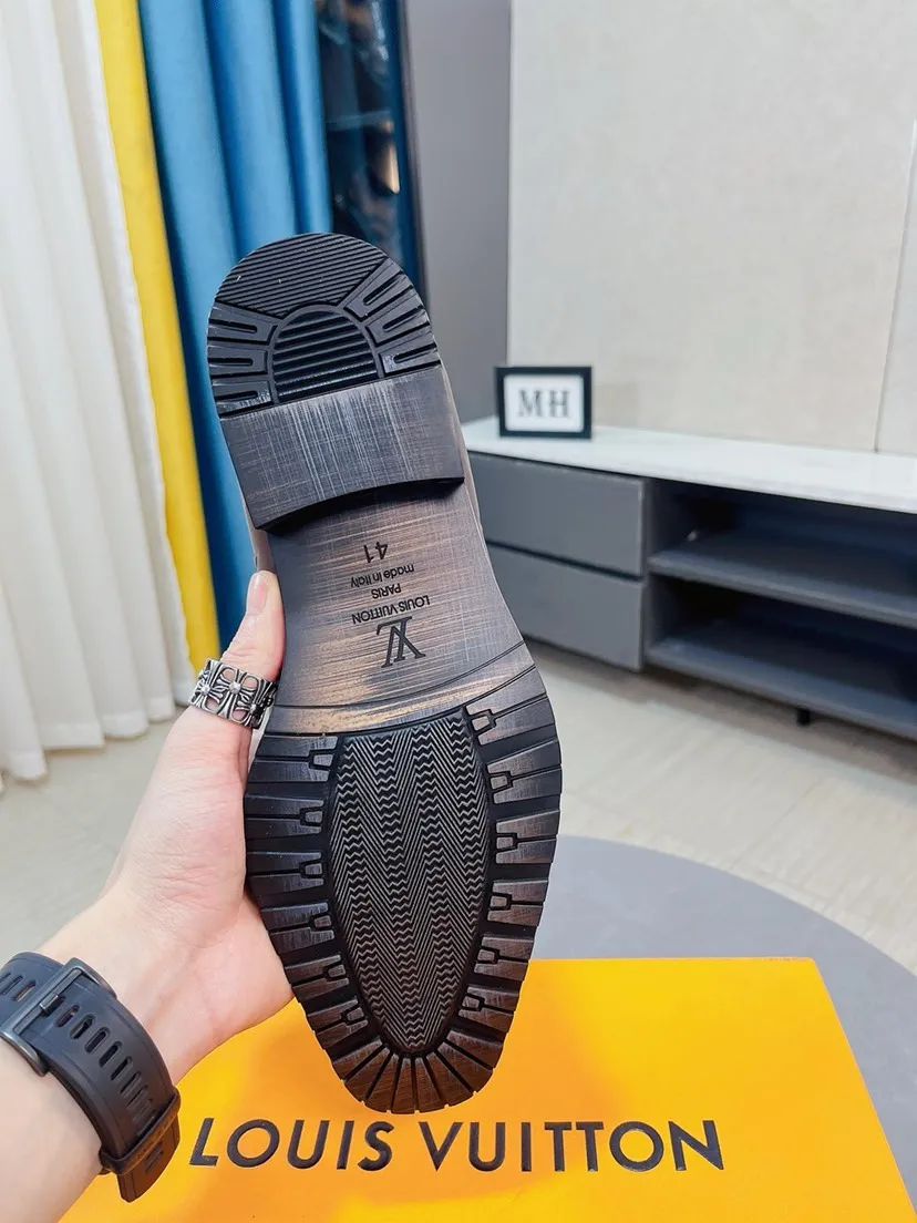 Men's Men's Shoes 💰480🌹🌹《Lv》The latest and most popular casual business leather shoes, top brands [Seduce] Luxury ~ Purchasing, [Strong] The uppers are made of imported patent leather with printed original material ➕ Genuine leather lining (•) fine workmanship. The original stylish and stylish soft rubber wear-resistant and non-slip outsole is light and comfortable on the feet. The real thing looks better in real life. 38-44, 45 can be customized.